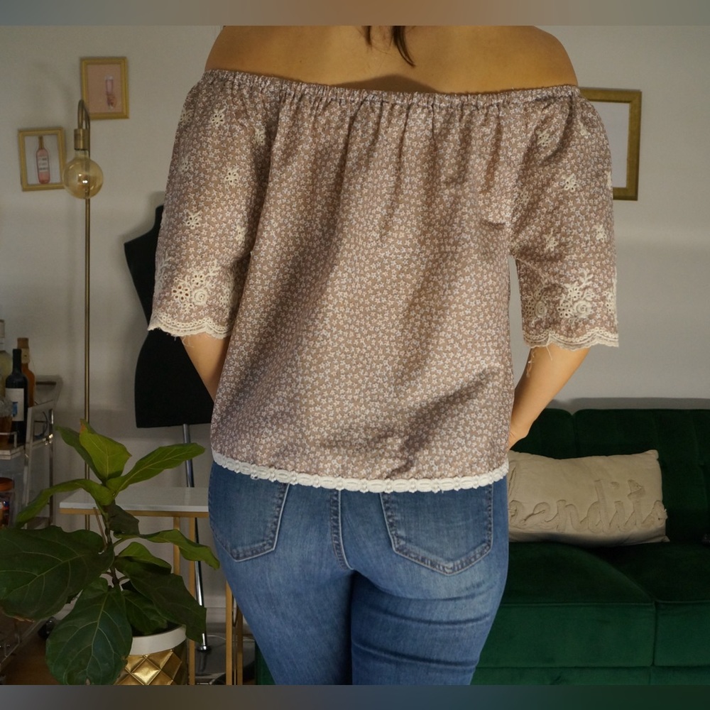 Taupe floral embroidered cotton Off the shoulder top Size M - Picture 2 of 6